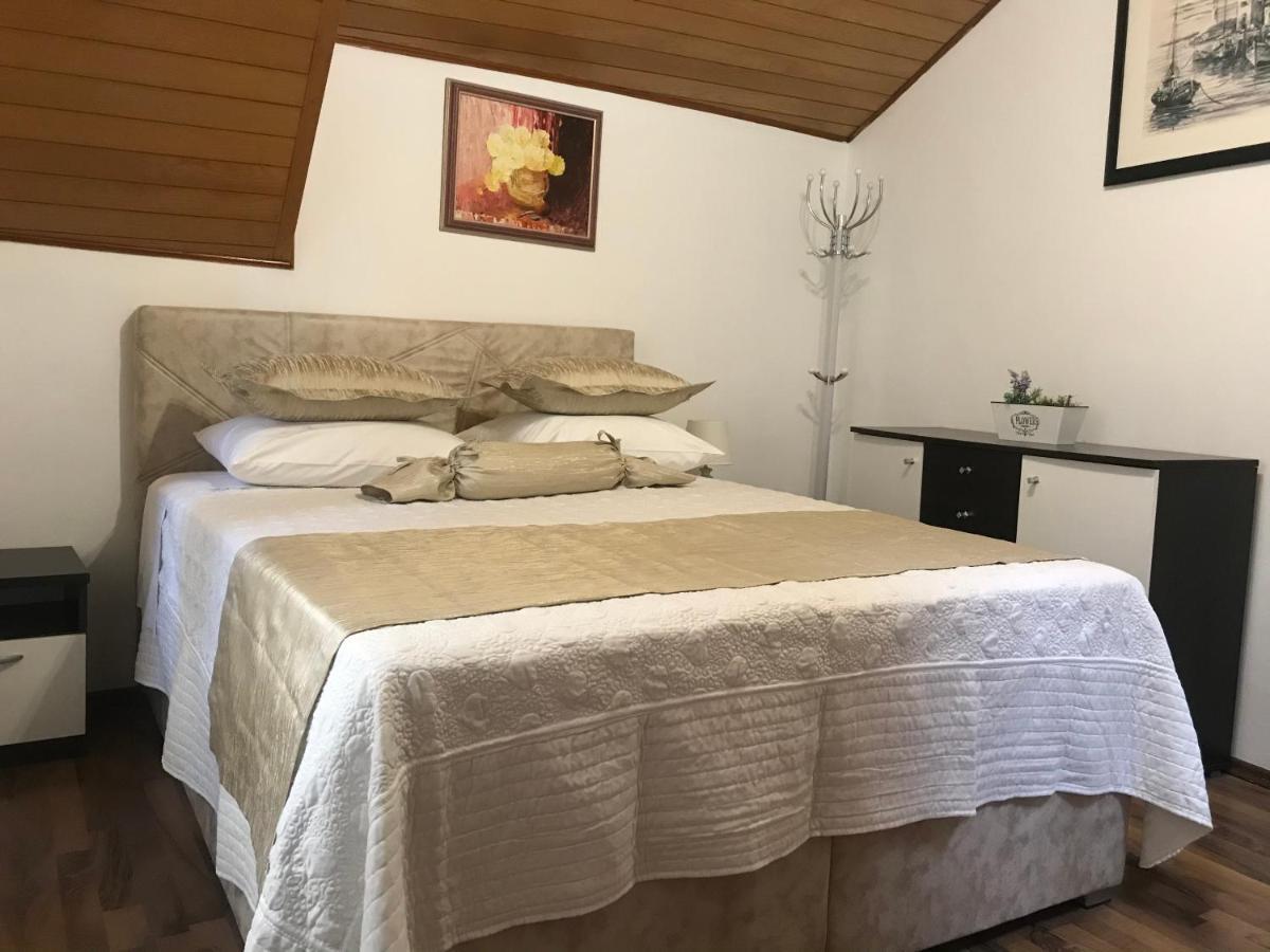 Center Apartment Neno Split Buitenkant foto